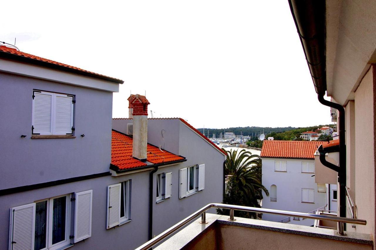 Apartman Maja Pjescana Pjescana Uvala Exterior foto